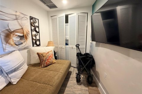 Condo in Miami, Florida, 1 bedroom  № 2076766 - photo 24