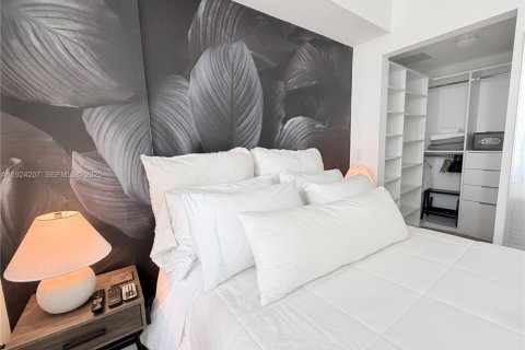 Condo in Miami, Florida, 1 bedroom  № 2076766 - photo 29