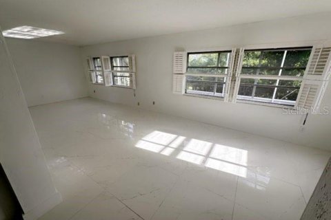 House in Tamarac, Florida 2 bedrooms, 151.34 sq.m. № 2258711 - photo 5