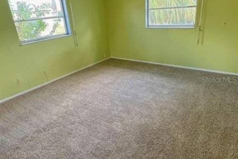 House in Tamarac, Florida 2 bedrooms, 151.34 sq.m. № 2258711 - photo 3