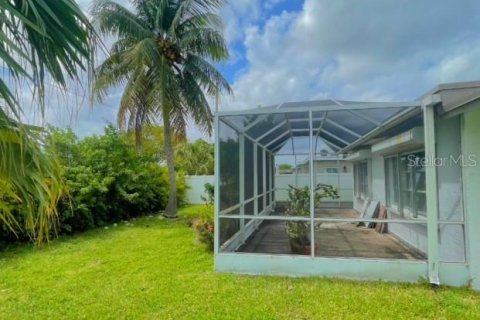 House in Tamarac, Florida 2 bedrooms, 151.34 sq.m. № 2258711 - photo 4