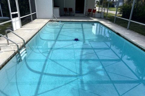 House in Fort Myers, Florida 3 bedrooms, 171.87 sq.m. № 2320272 - photo 18