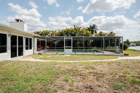 House in Fort Myers, Florida 3 bedrooms, 171.87 sq.m. № 2320272 - photo 22