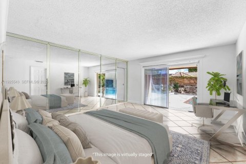 House in Miami, Florida 4 bedrooms, 196.21 sq.m. № 1991267 - photo 2
