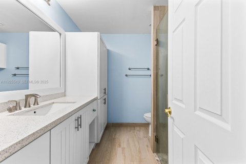 House in Miami, Florida 4 bedrooms, 196.21 sq.m. № 1991267 - photo 13