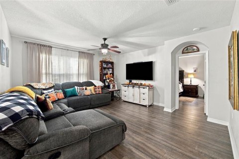 Villa ou maison à vendre à Plant City, Floride: 4 chambres, 171.5 m2 № 2388378 - photo 4