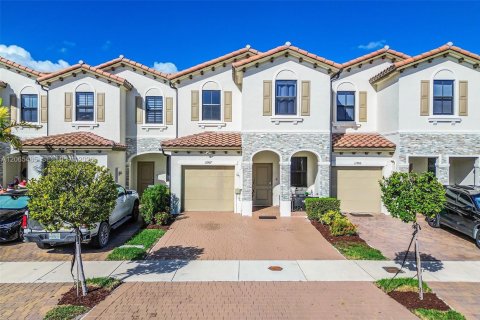 Adosado en Homestead, Florida 3 dormitorios, 169.73 m2 № 2297992