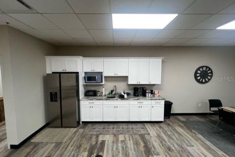 Propiedad comercial en alquiler en Mulberry, Florida, 297.29 m2 № 1408560 - foto 3