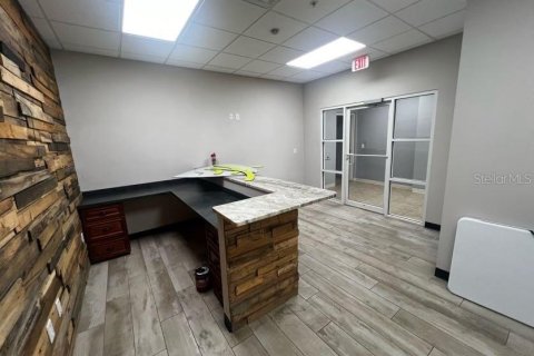Propiedad comercial en alquiler en Mulberry, Florida, 297.29 m2 № 1408560 - foto 10