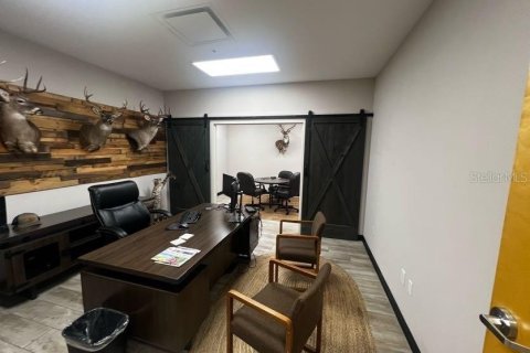Propiedad comercial en alquiler en Mulberry, Florida, 297.29 m2 № 1408560 - foto 12