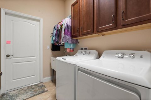 Casa en venta en New Smyrna Beach, Florida, 3 dormitorios, 182.83 m2 № 1642692 - foto 13