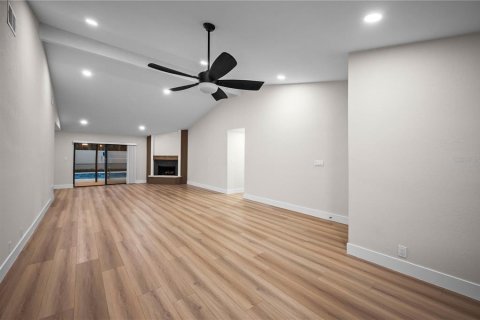 Villa ou maison à vendre à Winter Springs, Floride: 4 chambres, 178.09 m2 № 2399416 - photo 6