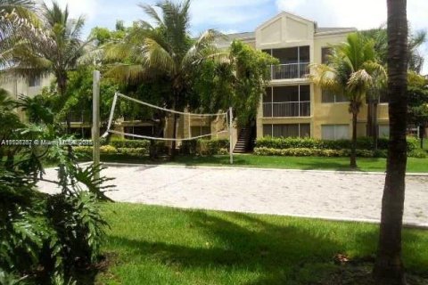 Condominio en venta en Tamarac, Florida, 2 dormitorios, 77.57 m2 № 1811203 - foto 1