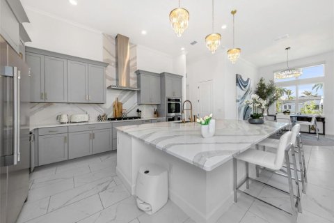 House in Apollo Beach, Florida 6 bedrooms, 490.9 sq.m. № 2126945 - photo 15