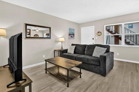 Immobilier commercial à vendre à Redington Shores, Floride: 559.36 m2 № 1916512 - photo 5