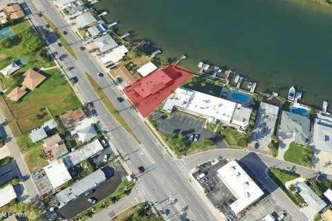Immobilier commercial à vendre à Redington Shores, Floride: 559.36 m2 № 1916512 - photo 2