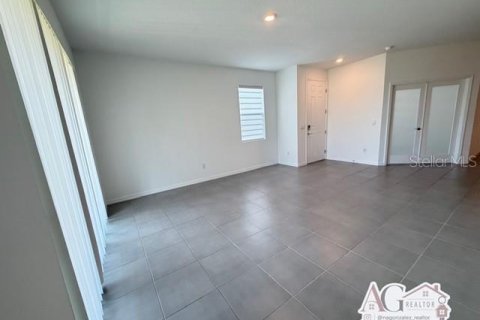 House in Wesley Chapel, Florida 3 bedrooms, 147.99 sq.m. № 2098608 - photo 7