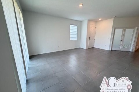 House in Wesley Chapel, Florida 3 bedrooms, 147.99 sq.m. № 2098608 - photo 5