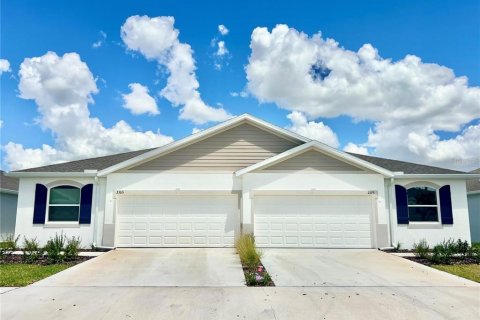House in Wesley Chapel, Florida 3 bedrooms, 147.99 sq.m. № 2098608 - photo 2