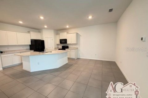 House in Wesley Chapel, Florida 3 bedrooms, 147.99 sq.m. № 2098608 - photo 12