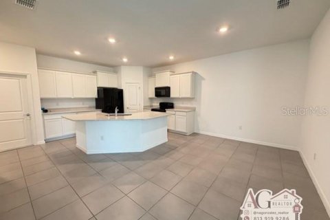 House in Wesley Chapel, Florida 3 bedrooms, 147.99 sq.m. № 2098608 - photo 11