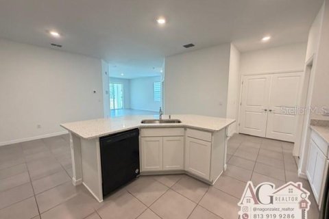 House in Wesley Chapel, Florida 3 bedrooms, 147.99 sq.m. № 2098608 - photo 14