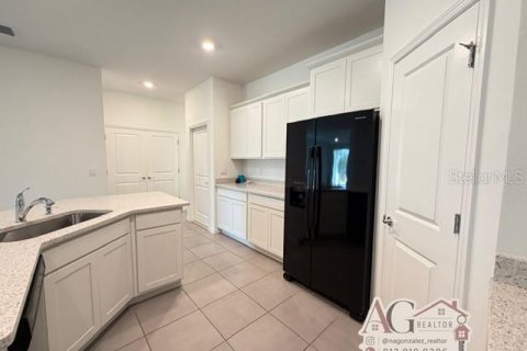 House in Wesley Chapel, Florida 3 bedrooms, 147.99 sq.m. № 2098608 - photo 16