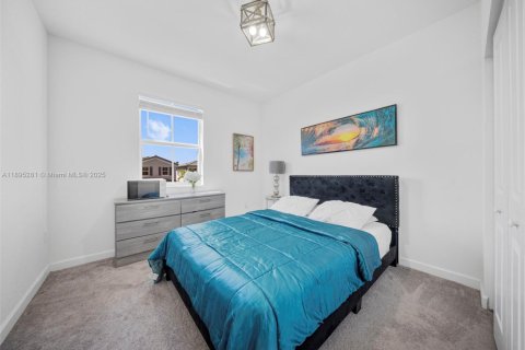 House in Homestead, Florida 3 bedrooms, 188.03 sq.m. № 1955044 - photo 12