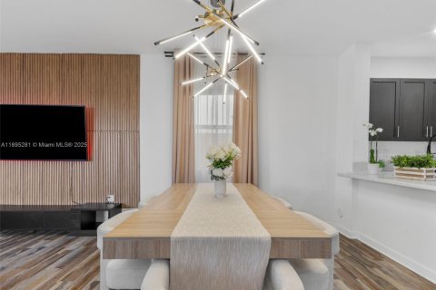 House in Homestead, Florida 3 bedrooms, 188.03 sq.m. № 1955044 - photo 25