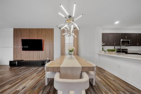 House in Homestead, Florida 3 bedrooms, 188.03 sq.m. № 1955044 - photo 23