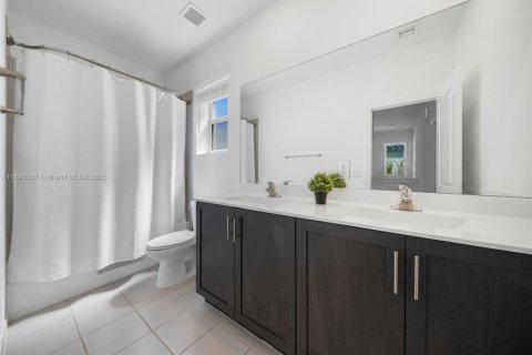 House in Homestead, Florida 3 bedrooms, 188.03 sq.m. № 1955044 - photo 11