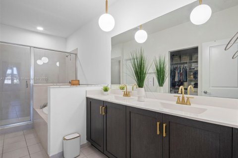 House in Homestead, Florida 3 bedrooms, 188.03 sq.m. № 1955044 - photo 8