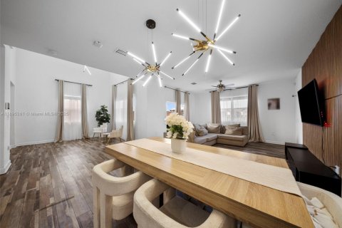 House in Homestead, Florida 3 bedrooms, 188.03 sq.m. № 1955044 - photo 26