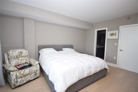 Condo in Bal Harbour, Florida, 1 bedroom  № 1705934 - photo 7