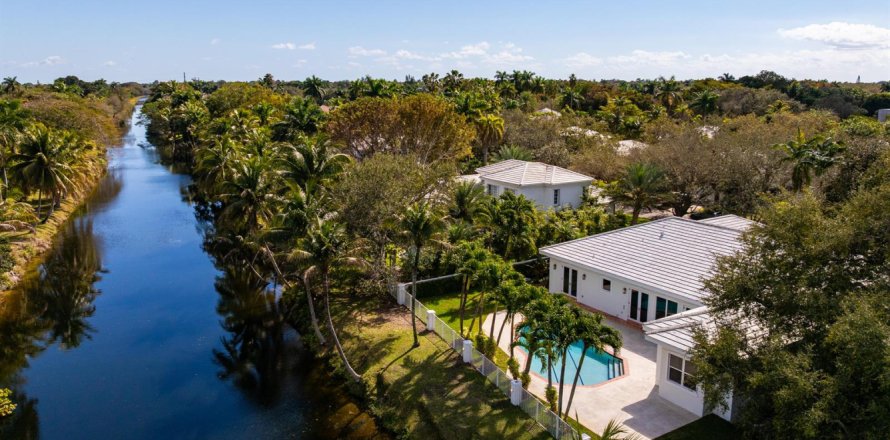 Villa ou maison à Pinecrest, Floride 4 chambres, 365.48 m2 № 2077839