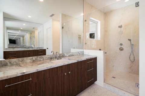 Villa ou maison à vendre à Pinecrest, Floride: 4 chambres, 365.48 m2 № 2077839 - photo 13