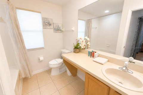 Townhouse in Davenport, Florida 4 bedrooms, 138.61 sq.m. № 2318391 - photo 19