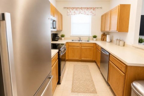 Townhouse in Davenport, Florida 4 bedrooms, 138.61 sq.m. № 2318391 - photo 10