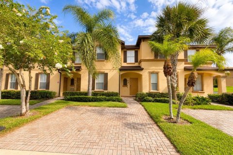 Townhouse in Davenport, Florida 4 bedrooms, 138.61 sq.m. № 2318391 - photo 2