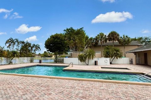 Condominio en venta en Pembroke Pines, Florida, 1 dormitorio, 58.34 m2 № 1758812 - foto 16