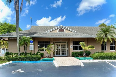 Condominio en venta en Pembroke Pines, Florida, 1 dormitorio, 58.34 m2 № 1758812 - foto 15