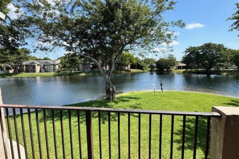 Condominio en venta en Pembroke Pines, Florida, 1 dormitorio, 58.34 m2 № 1758812 - foto 2