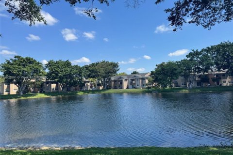 Condominio en venta en Pembroke Pines, Florida, 1 dormitorio, 58.34 m2 № 1758812 - foto 12