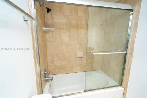 Copropriété à vendre à North Miami Beach, Floride: 2 chambres, 86.21 m2 № 2058378 - photo 26