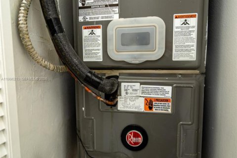 Copropriété à vendre à North Miami Beach, Floride: 2 chambres, 86.21 m2 № 2058378 - photo 29