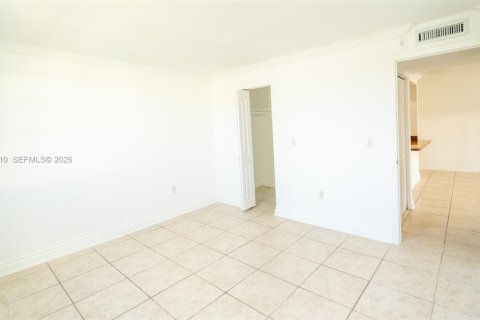 Copropriété à vendre à North Miami Beach, Floride: 2 chambres, 86.21 m2 № 2058378 - photo 18