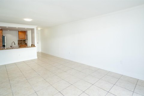 Copropriété à vendre à North Miami Beach, Floride: 2 chambres, 86.21 m2 № 2058378 - photo 4