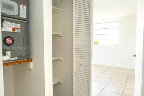 Copropriété à vendre à North Miami Beach, Floride: 2 chambres, 86.21 m2 № 2058378 - photo 27