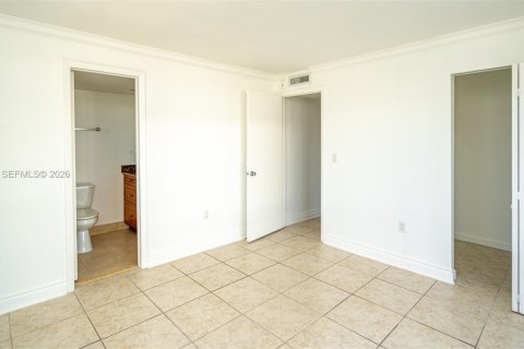 Copropriété à vendre à North Miami Beach, Floride: 2 chambres, 86.21 m2 № 2058378 - photo 14