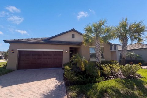 House in San Antonio, Florida 2 bedrooms, 182.83 sq.m. № 2366607